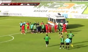 Watch the moment of the deat.h of Ghanaian player Raphael Dwamena in the Albanian league today