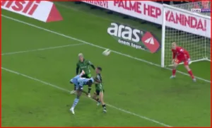 Watch: A Trabzon player creates a myth and scores a historic goal in the Turkish League that guarantees him the Puskas this year