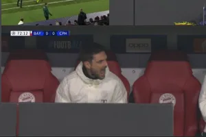 Video: A Bayern Munich player gets into an argument with the woman refereeing the match